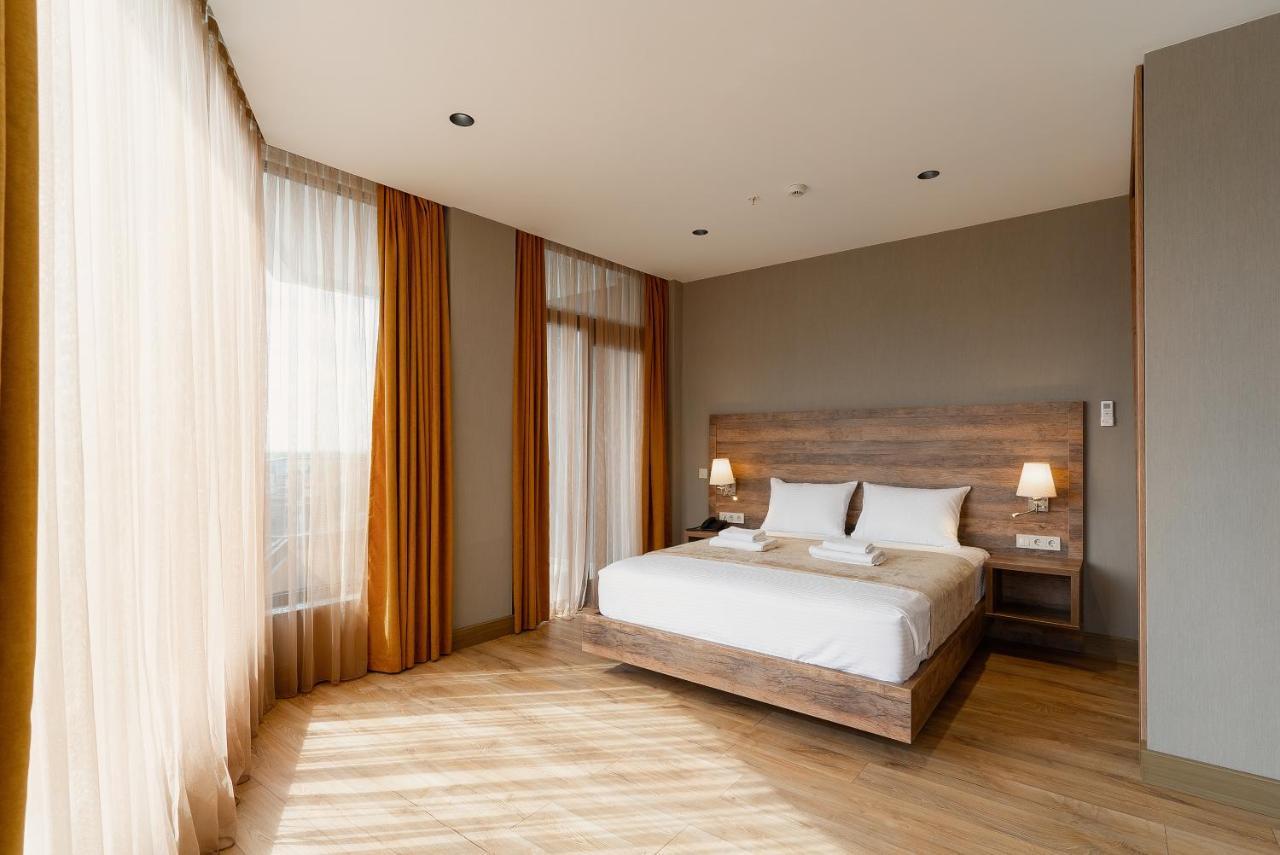 Cozy Loft Hotel Batumi Exterior photo