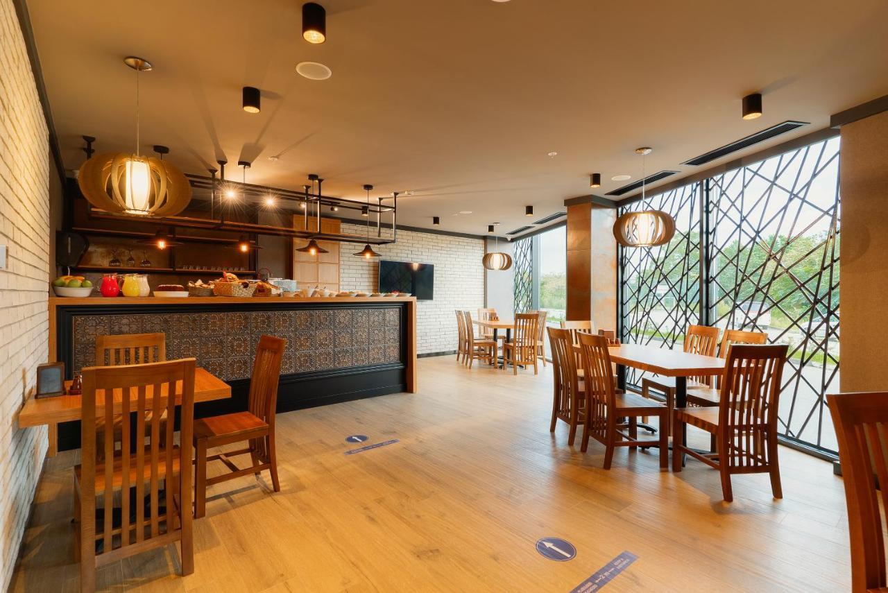Cozy Loft Hotel Batumi Exterior photo